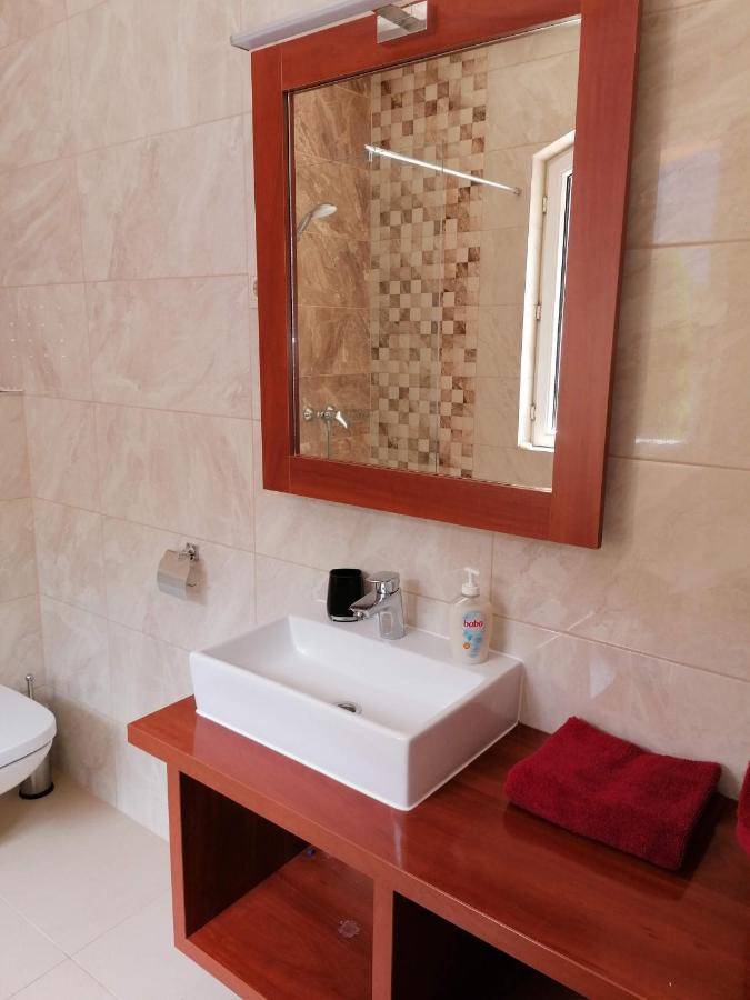 Bed and Breakfast Staff House Ньиредьхаза Экстерьер фото